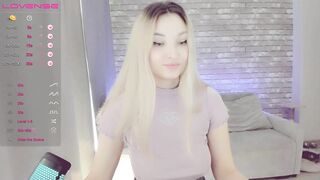 LikaLighttt Porn Video Record: squirting, glamour, foot, bigdildo, nonude