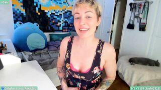 RaeRiley Porn Video Record: strip, goddess, punish, bigpussylips, feets