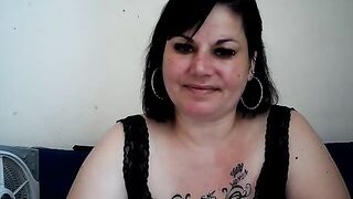 AndraBlumm HD Porn Video [Stripchat] - american-bbw, couples, milfs, romantic-milfs, masturbation