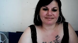 AndraBlumm HD Porn Video [Stripchat] - american-bbw, couples, milfs, romantic-milfs, masturbation