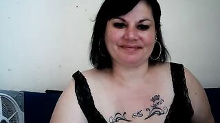 AndraBlumm HD Porn Video [Stripchat] - american-bbw, couples, milfs, romantic-milfs, masturbation