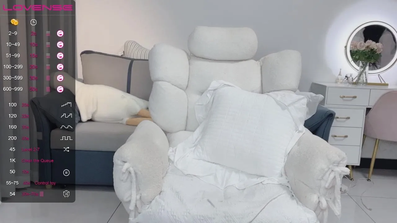 UuxiaocaiThe temptressHer fingeringtouch provokesexcites