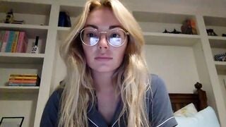 Watch lulu22199 Hot Porn Video [Chaturbate] - milkyboobs, milk, footjob, handjob