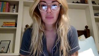 Watch lulu22199 Hot Porn Video [Chaturbate] - milkyboobs, milk, footjob, handjob