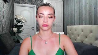 EmeraldLilyyy Porn Videos - private, young, romantic, sweet smile, beautiful