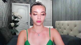 EmeraldLilyyy Porn Videos - private, young, romantic, sweet smile, beautiful