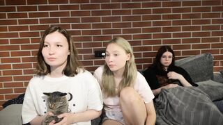 eumomino Camgirl Porn Video [Chaturbate] - lesbian, anal, 18, lovense, bigboobs