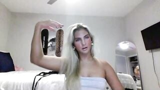 lovelyaveryy Camgirl Porn Video [Chaturbate] - homemaker, yoga, bj, sensual