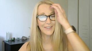 SexyMissAva Porn Videos - petite, glasses, thick thighs, Foot Worship, mommy