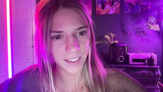 oliviahansleyy New Porn Video [Chaturbate] - feet, bigass, natural, teen