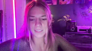 oliviahansleyy New Porn Video [Chaturbate] - feet, bigass, natural, teen