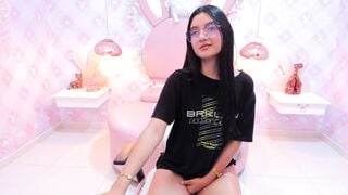 Watch Saraa_Skinny Top Porn Video [Stripchat] - striptease-latin, brunettes-petite, fingering-teens, anal-toys, anal-latin