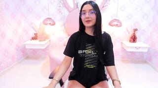 Watch Saraa_Skinny Top Porn Video [Stripchat] - striptease-latin, brunettes-petite, fingering-teens, anal-toys, anal-latin