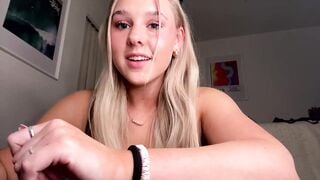 Watch kittypooh386196 Leaked Porn Video [Chaturbate] - titties, jeans, piercings, squirting