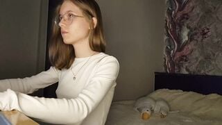 lowress Camgirl Porn Video [Chaturbate] - glasses, new, 18, cute, pvt