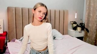 joanhankin Camgirl Porn Video [Chaturbate] - new, shy, 18, blonde, skinny