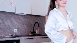 small_queenn Hot Porn Video [Chaturbate] - new, shy, 18, skinny, teen