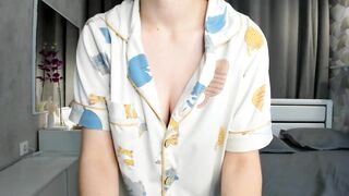 Watch taitebeverley Camgirl Porn Video [Chaturbate] - new, shy, 18, teen, bigboobs