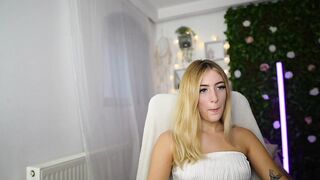 Tina_Nappi18 Porn HD Videos [MyFreeCams] - shaved, kinky, funny, sexy, naughty