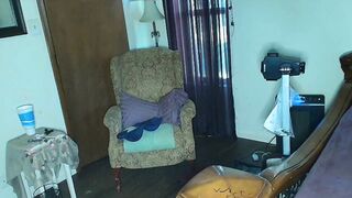 Watch hidden_gold_milf Hot Porn Video [Chaturbate] - natural, c2c, mature, milf, sexylegs