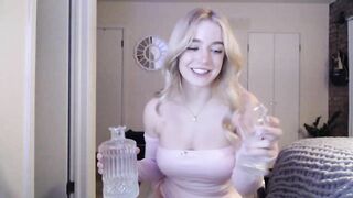 SkylarSays Porn Video Record: teen, pretty, pvt, tall, big boobs