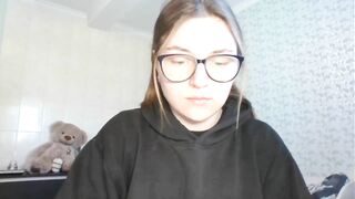 Oliveevee_ Porn Video Record: brown hair, new, pvt, brunette, flirty