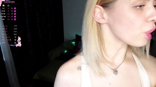 Watch lil_elisa Camgirl Porn Video [Chaturbate] - new, natural, shy, 18