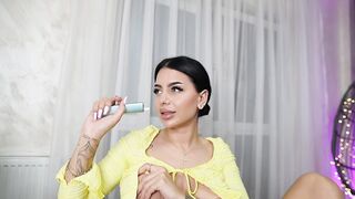 spicy_maple Camgirl Porn Video [Chaturbate] - bigass, latina, brunette, smoke, bigboobs