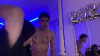oneoneoneclimax Camgirl Porn Video [Chaturbate] - threesome, latina, italian, gaming, titjob