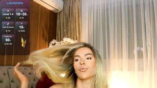 Watch chloevelvetx Hot Porn Video [Chaturbate] - flexible, squirt, blonde, teen, bigboobs