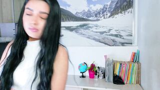 emilyy05_ New Porn Video [Chaturbate] - tease, bigass, natural, young, cute