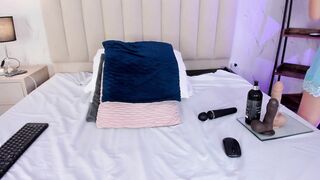 criistal_blossom Camgirl Porn Video [Chaturbate] - young, c2c, latina, 18, skinny