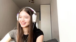 hannabuziak Camgirl Porn Video [Chaturbate] - new, shy, 18, brunette, cute