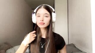 hannabuziak Camgirl Porn Video [Chaturbate] - new, shy, 18, brunette, cute