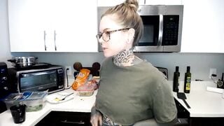 ViVerdure Porn HD Videos [MyFreeCams] - Tattoos, Blue eyes, Alternative, Non explicit, Sweet