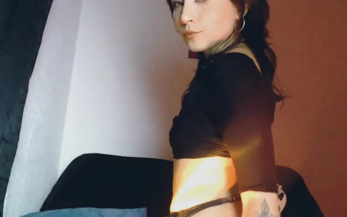 Petit_Haze Porn Private Videos [MyFreeCams] - goth, hot, punk girl,  beautiful, green eyes