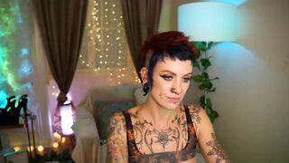 Grinnnieee Porn New Videos [MyFreeCams] - cumshow, latex, dildo, tattooed, plug