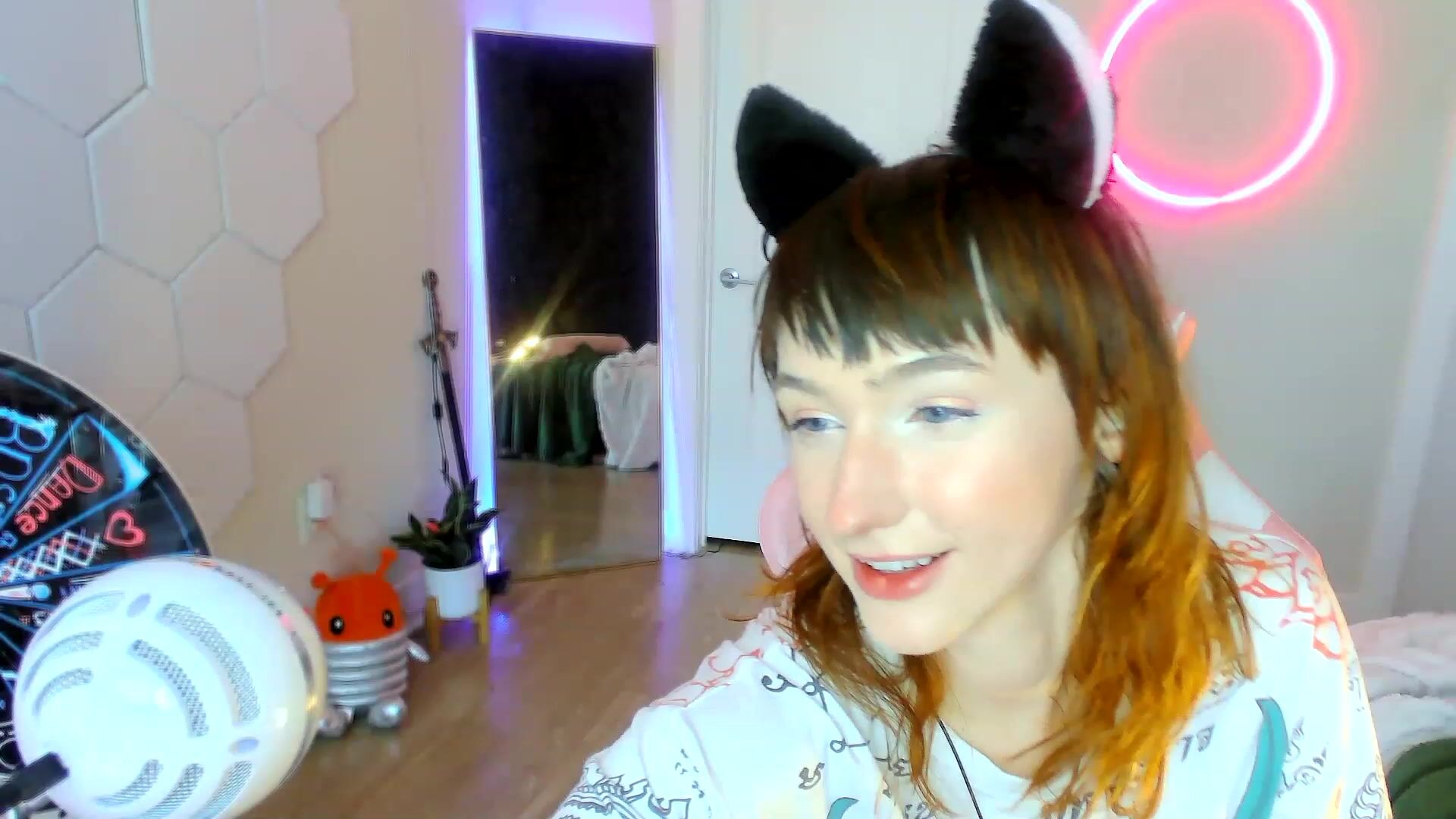 SnugglePunk Porn Video Record: machine, fingerass, atm, birthday