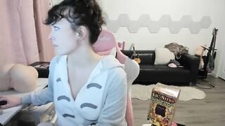 Watch tiggerrosey Porn Hot Videos [Chaturbate] - cleavage, curlyhair, brunette, bigboobs, little