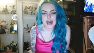 BBlue_bird Porn Video Record: Conversationalist, Tattooed, Big boobs, Natural tits, Cute