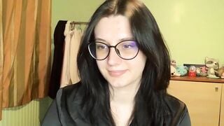 Mavvka Porn Video Record: blackhair, green eyes, telegram, skype, pettite