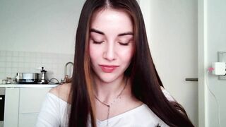 Mermaid___ Porn Video Record: smile, smart, talkative, natural, brown eyes