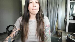 Victoria_ Porn Video Record: long hair, dildos, shit talker, kinky, fit