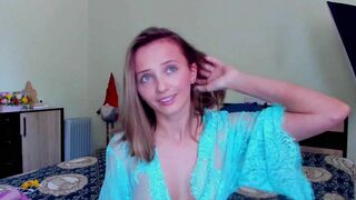 KatBirdie Porn Video Record: dancing, colombiana, longtongue, indian, pussyplay