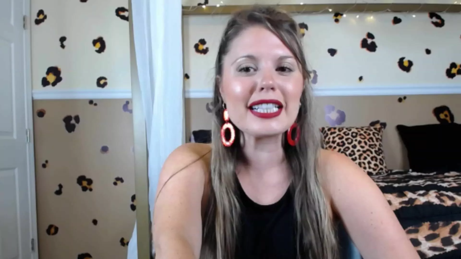 SherriChanel Porn Videos - hot ass, brown eyes, funny, beautiful smile,  smart