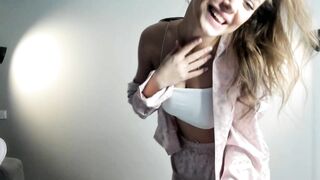 brittcubitt Webcam Porn Video [Chaturbate] - new, young, shy, 18, skinny