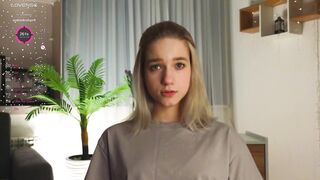 juliarios New Porn Video [Chaturbate] - feet, new, shy, 18, blonde