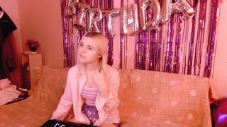 Watch mailin_harrington Webcam Porn Video [Stripchat] - striptease, flashing, blondes, masturbation, hairy-teens