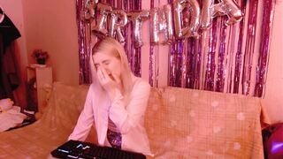 Watch mailin_harrington Webcam Porn Video [Stripchat] - striptease, flashing, blondes, masturbation, hairy-teens